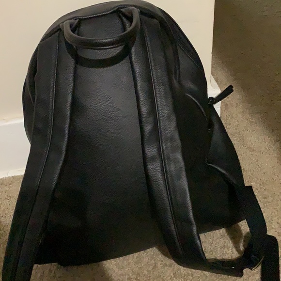 Backpack - Picture 2 of 4